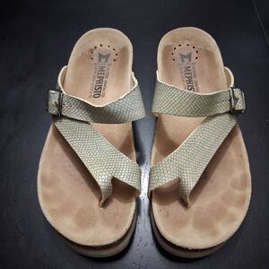 Mephisto Helen Gold  Loop Toe Slip On Sandal    9(39)